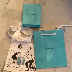 Tiffany box ribbon card bow and shopping bag